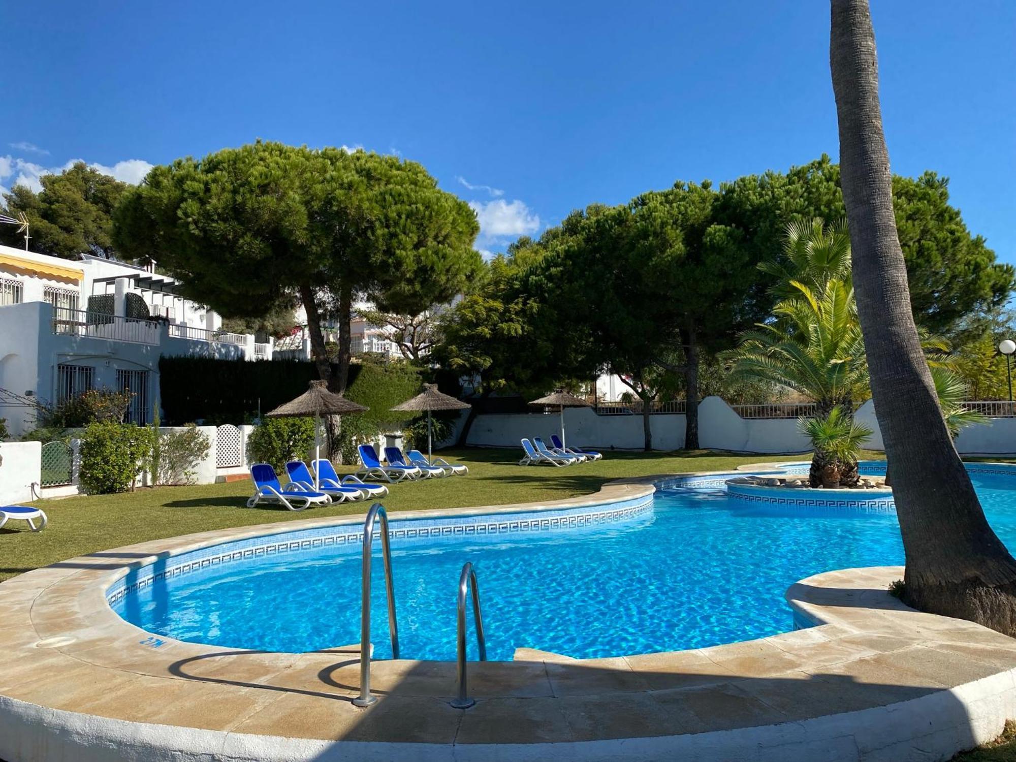 Paraiso Blanco 16A Apartments Casasol Nerja Oda fotoğraf