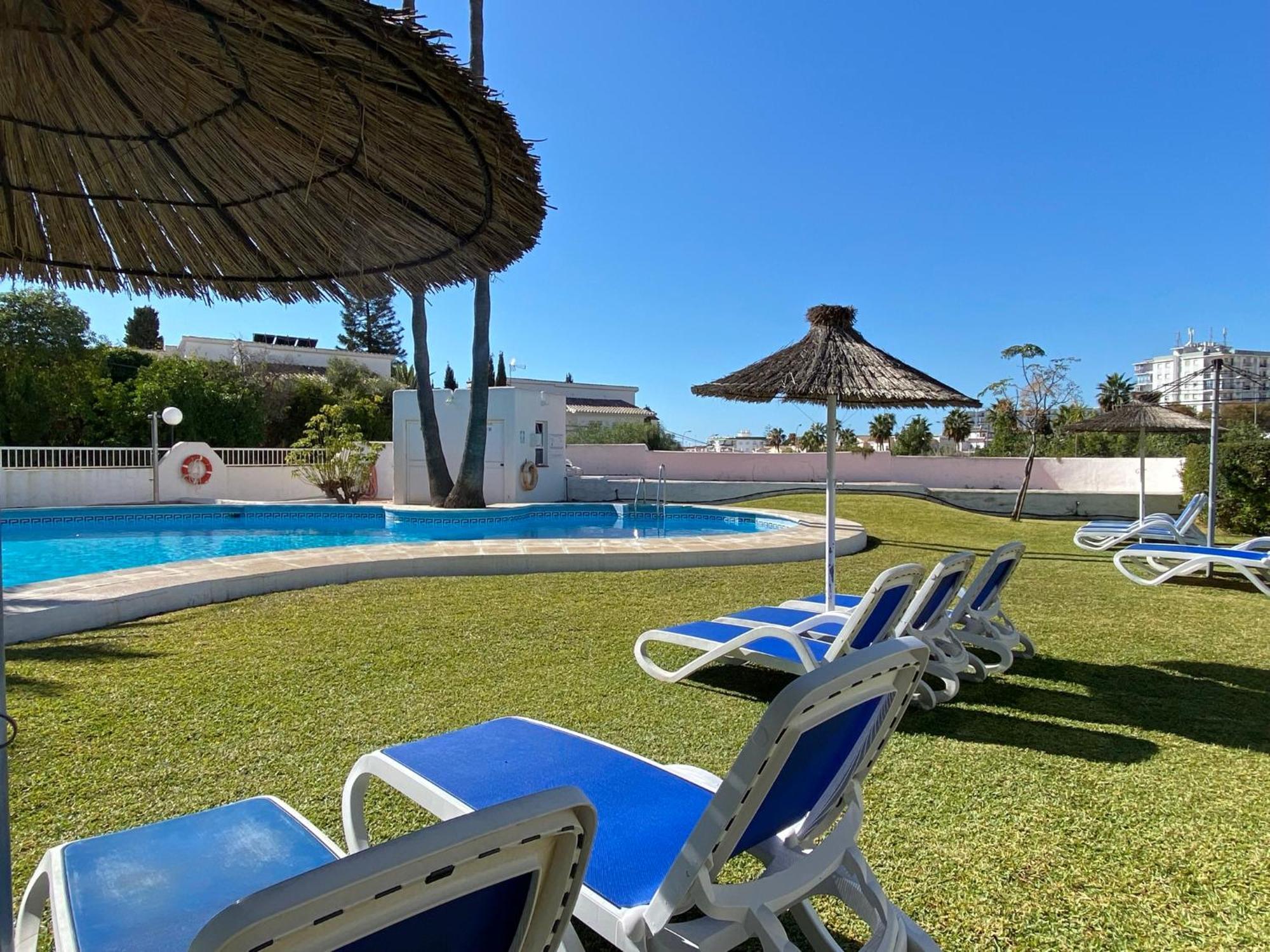 Paraiso Blanco 16A Apartments Casasol Nerja Oda fotoğraf