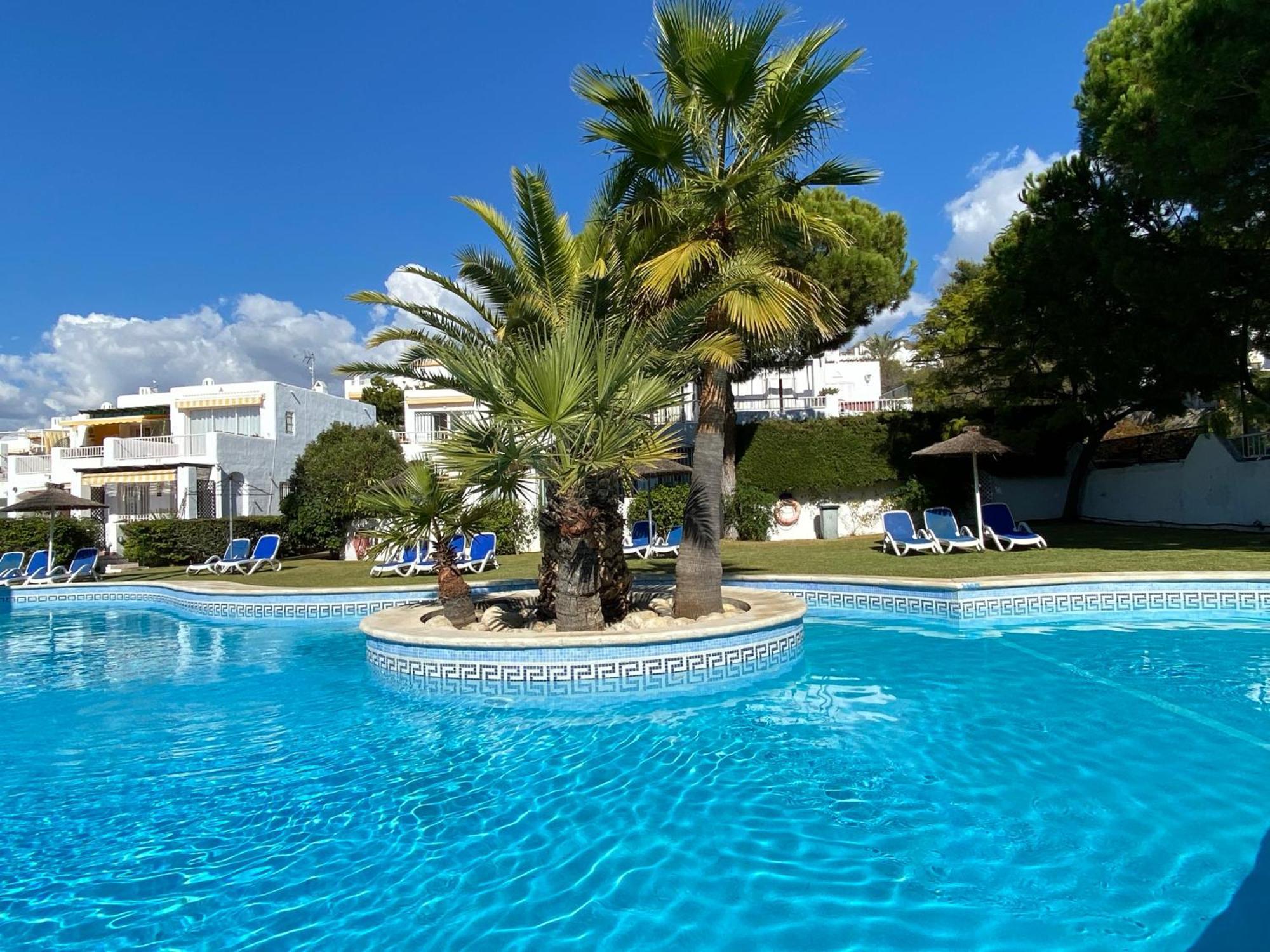 Paraiso Blanco 16A Apartments Casasol Nerja Oda fotoğraf